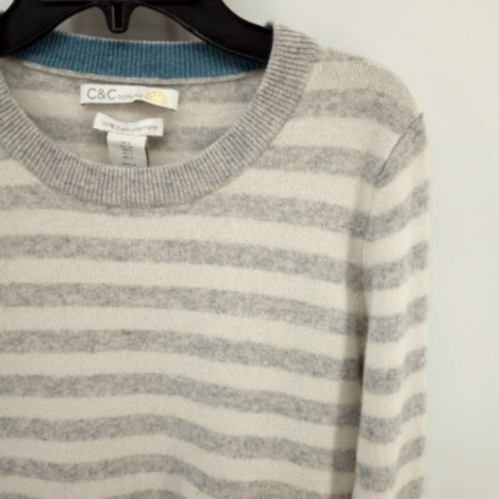 100% Cashmere Gray Ivory Striped Crew Neck Sweater 2 ply C&C California Small - Picture 2 of 8